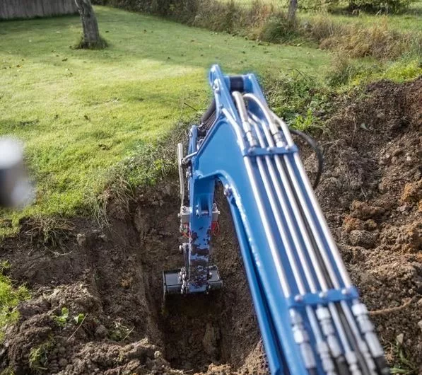 caractéristiques détaillées de la mini pelle brico dépôt
